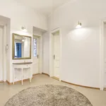 Pronajměte si 4 ložnic/e byt o rozloze 150 m² v Prague