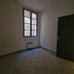 Appartement de 93 m² avec 4 chambre(s) en location à Lodève