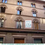 Affitto 5 camera appartamento di 250 m² in Bologna