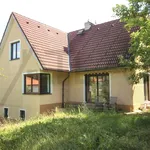 Pronajměte si 6 ložnic/e dům o rozloze 300 m² v Prague