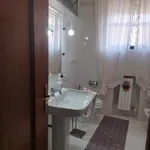 Rent 4 bedroom apartment of 90 m² in Bari