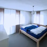 Miete 2 Schlafzimmer wohnung von 1345 m² in Stuttgart