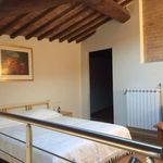 Affitto 6 camera appartamento di 150 m² in Siena