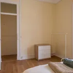 Rent a room in lisbon