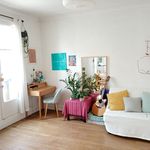 Rent 1 bedroom apartment of 600 m² in Paris