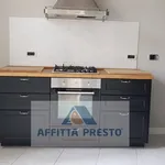 Rent 4 bedroom house of 90 m² in Florence