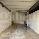 Affitto 5 camera appartamento di 130 m² in Vicenza