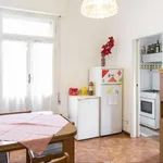 Rent a room of 100 m² in bologna