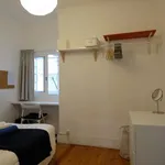 Rent a room of 120 m² in lisbon