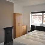 Rent 2 bedroom house in Leeds