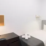 Rent 8 bedroom apartment in Barcelona