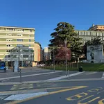 Affitto 4 camera appartamento di 200 m² in Brescia