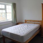 Rent 5 bedroom flat in South East England