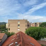 Rent 2 bedroom apartment of 30 m² in Hyères