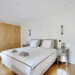 Rent 2 bedroom apartment of 790 m² in Paris