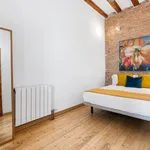 Rent 4 bedroom apartment of 60 m² in Barcelona