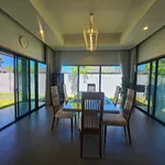 Rent 4 bedroom house in Bang Lamung