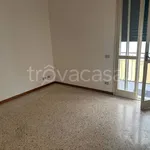 Affitto 8 camera appartamento di 180 m² in Sassuolo