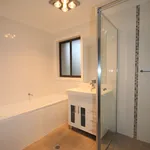 Rent 3 bedroom apartment in Giralang