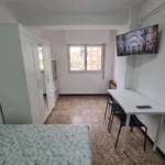 Rent a room of 80 m² in zaragoza