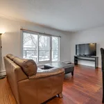 Appartement de 688 m² avec 2 chambre(s) en location à Edmonton