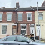 Rent 2 bedroom house in Luton