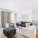 Rent 5 bedroom apartment of 152 m² in Paris