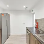 Rent 5 bedroom apartment in Slough