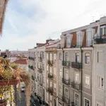 Rent 4 bedroom apartment of 175 m² in Lisbon