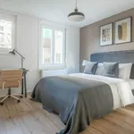 Miete 2 Schlafzimmer wohnung von 77 m² in Zürich