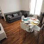 Rent 2 bedroom apartment of 550 m² in Paris