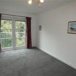 Rent 2 bedroom flat in Renfrewshire