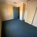 Rent 4 bedroom house in Roxby Downs