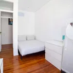 Rent a room in lisbon