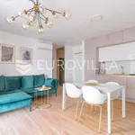 Rent 2 bedroom apartment of 60 m² in Split