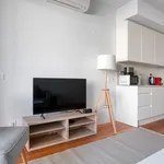 Rent 2 bedroom apartment of 811 m² in Lisbon