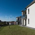 Rent 3 bedroom apartment of 105 m² in Bizzarone