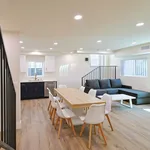 Rent 7 bedroom apartment in Los Angeles