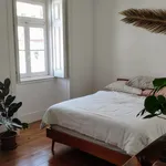 Rent a room of 145 m² in Lisbon