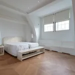 Huur 2 slaapkamer appartement van 150 m² in Den Haag