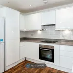 Flat to rent in Lyons Way, Slough SL2