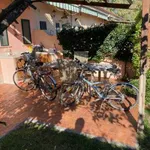 Villa a schiera arredata con piscina