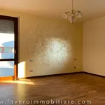 Affitto 5 camera appartamento di 179 m² in Padova