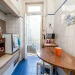 Rent a room of 60 m² in lisbon