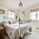 Rent 3 bedroom apartment in London