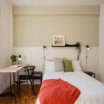 Rent a room of 177 m² in Madrid