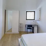 Rent 4 bedroom house in Porto