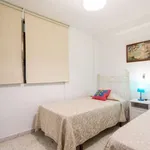 Rent 3 bedroom apartment of 90 m² in seville