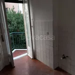 Affitto 5 camera appartamento di 75 m² in Genova