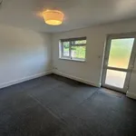 Rent 4 bedroom flat in East Midlands